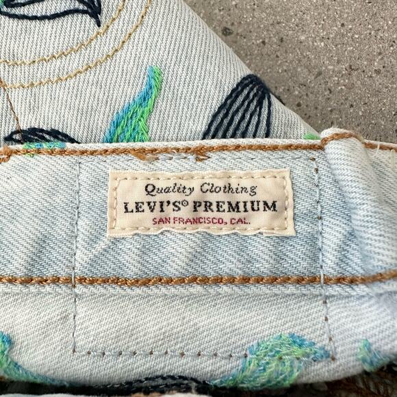 Levi's Premium 501 High Rise Hella Bloom Embroidered Floral Denim Shorts - Picture 6 of 9